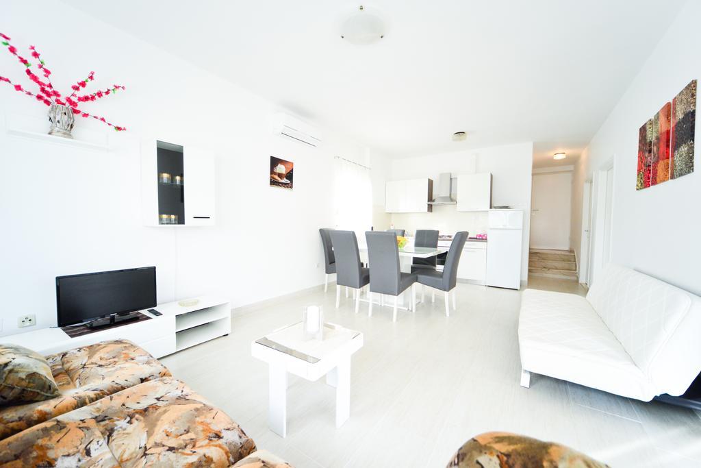 פטרצ'אנה Apartments Valentina מראה חיצוני תמונה