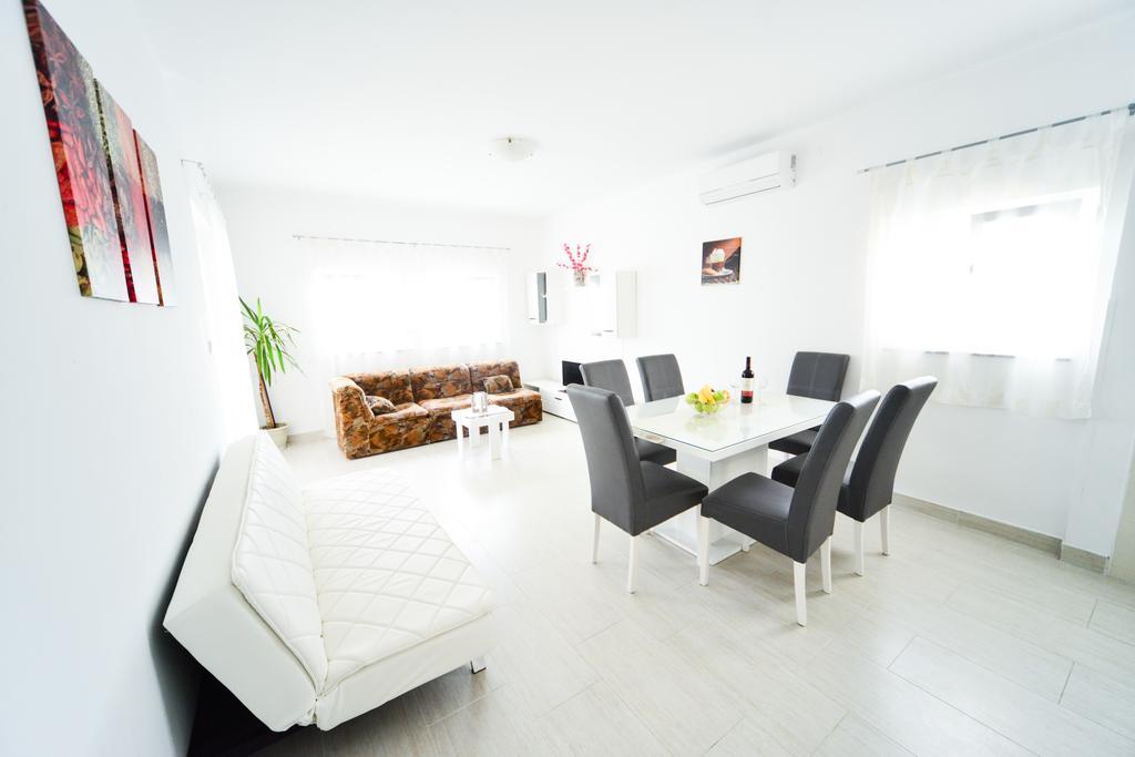 פטרצ'אנה Apartments Valentina מראה חיצוני תמונה