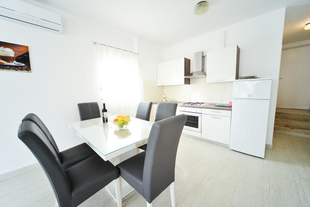 פטרצ'אנה Apartments Valentina מראה חיצוני תמונה