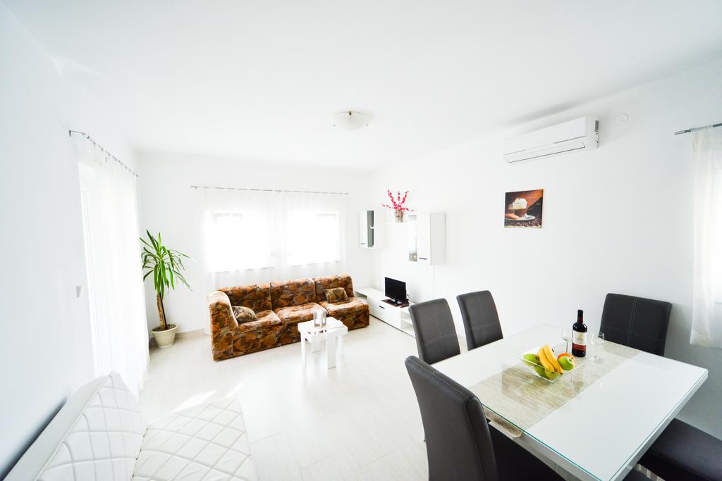 פטרצ'אנה Apartments Valentina מראה חיצוני תמונה